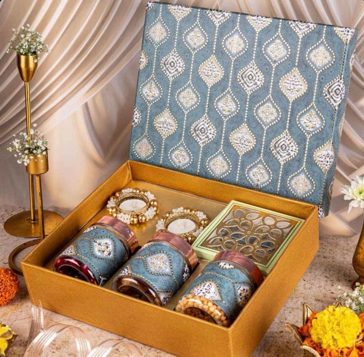 Festive Cranberry & Nut Celebration Box